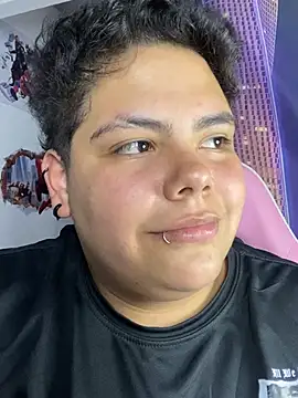 Hailey_Curvy webcam