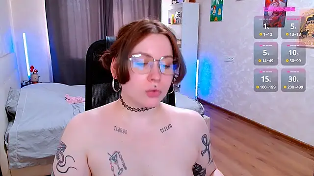 ur_geekgirl webcam