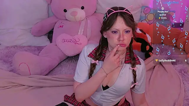 EricaMoonn webcam