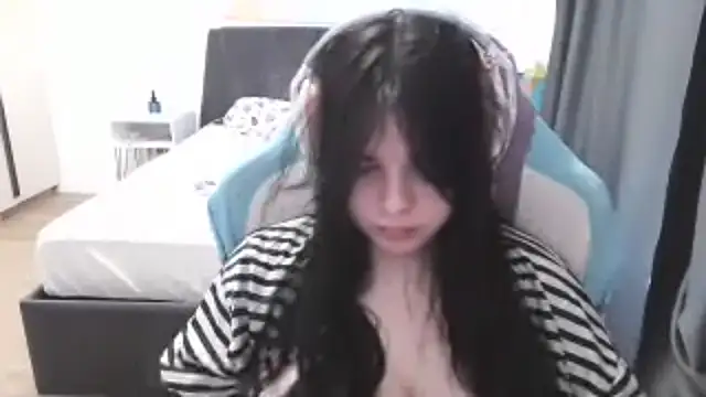 LunarMia webcam
