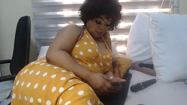 Foxybrownxx1 webcam