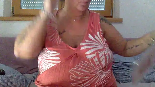 LaReginaNera webcam