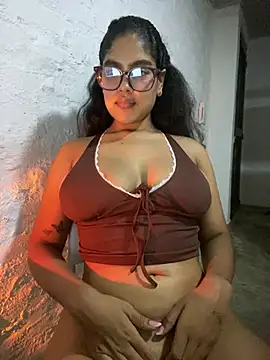Kittybrown18 live cam