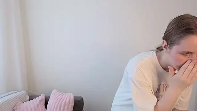 ChristiaSkeet webcam