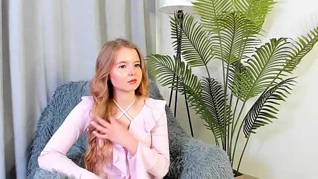 EloiseHooper webcam
