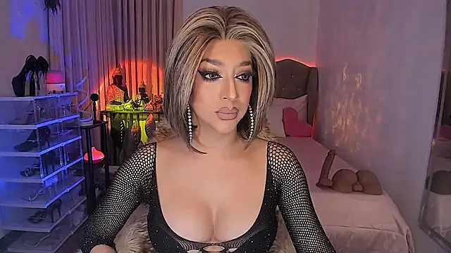 モデル: GoddessTransContessa