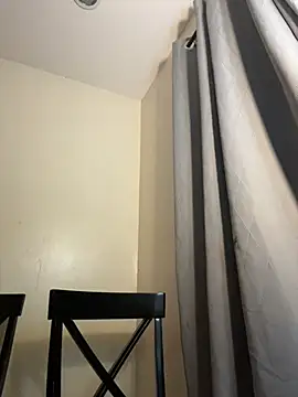 hugecock_tamira webcam