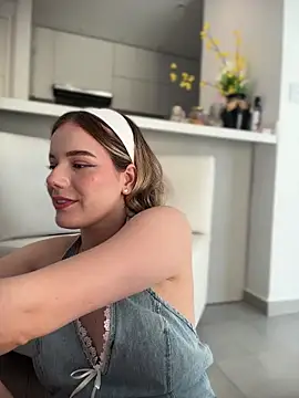 NicoleCut