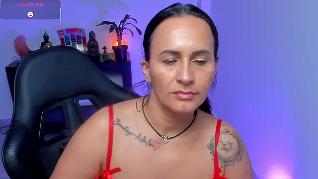 Sara_Charmy webcam