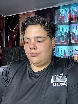 Hailey_Curvy webcam