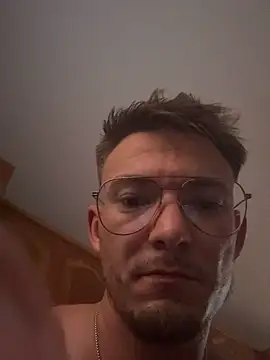 AndrewAndrew997 webcam