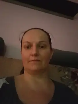BustyLadyAlma webcam