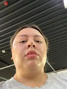 Sara_Hug webcam