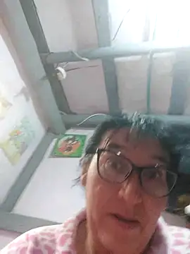 clarita_01 (F mature) - Mostrar culo y coño amor🥰🥰🥰