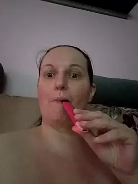 BustyLadyAlma webcam