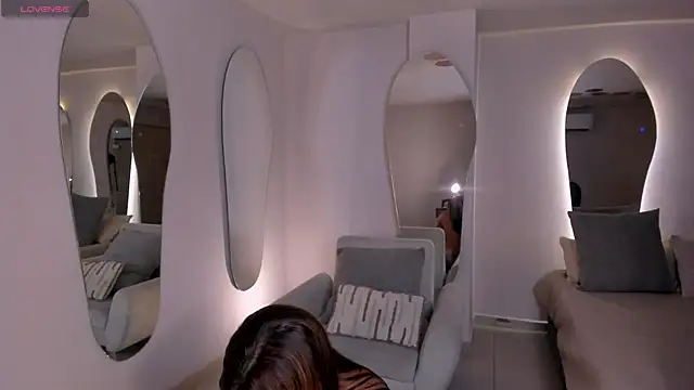 ArianaDumont webcam