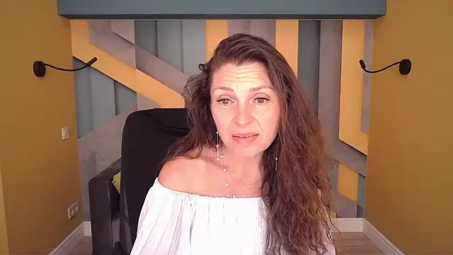 EllaLong webcam