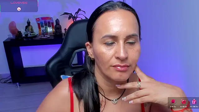 Sara_Charmy webcam