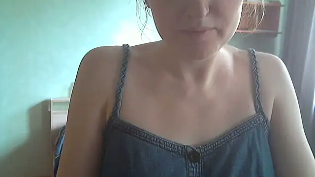 Holistic_woman live cam on StripChat