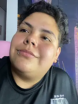 Hailey_Curvy webcam