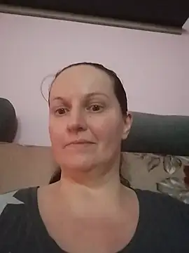 BustyLadyAlma webcam