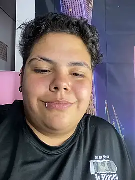 Hailey_Curvy live cam