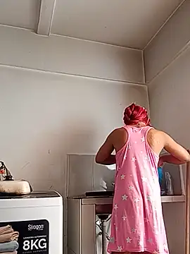 blondebitchlitle webcam