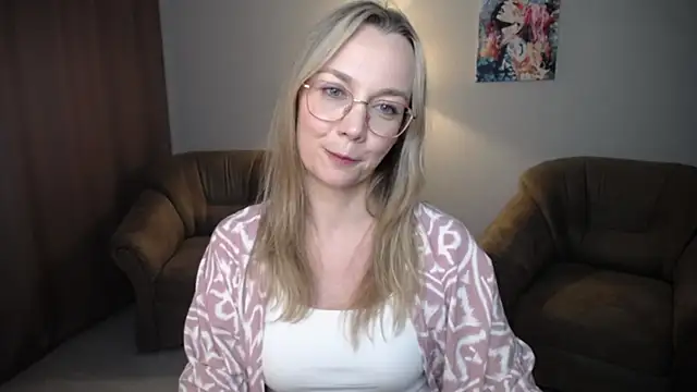 Ava_Elior webcam
