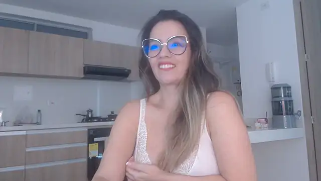 LovePaula webcam