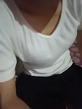 Hilary-123 webcam