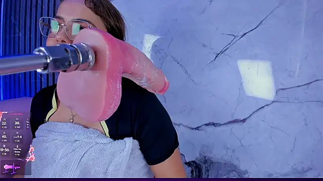 shayra_boobs2 webcam