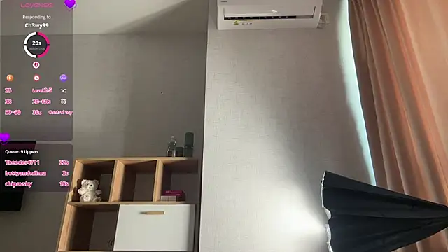 LinaFlamie webcam