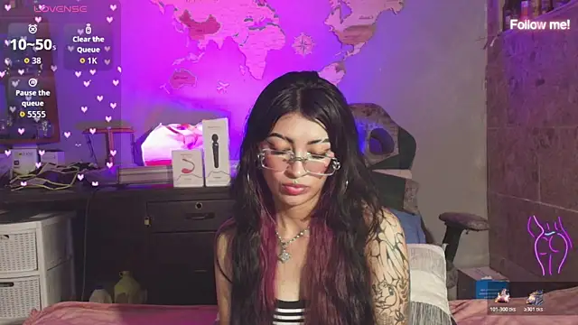 mia_devine_ webcam