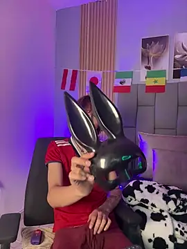 Mika_love_milo webcam