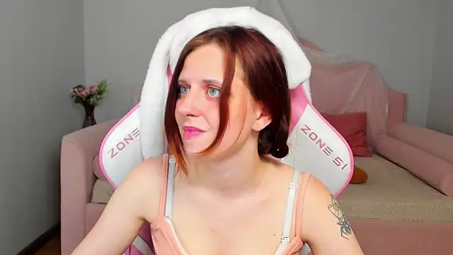 FreyaVeys webcam