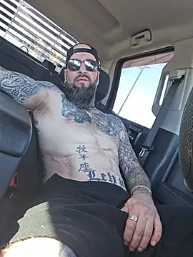 Beardedtattood webcam