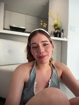 NicoleCut webcam