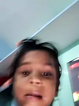 RAYI_Queen_4 webcam