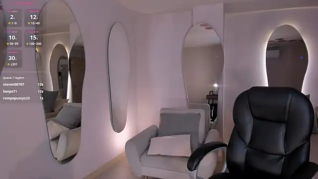 ArianaDumont webcam