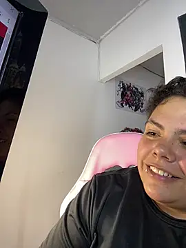 Hailey_Curvy webcam