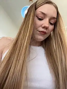 MilaMoone live sex cam