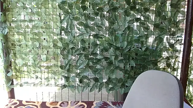 LadyHellene webcam