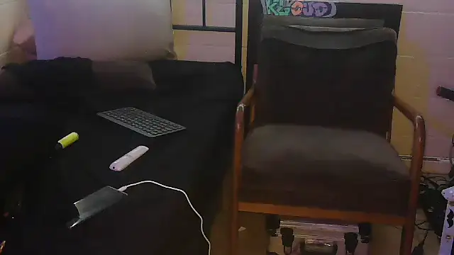 k1oudE webcam