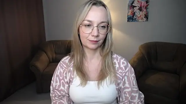 Ava_Elior webcam