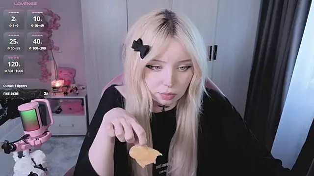 yumi_charm webcam