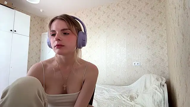 TeodoraBinney webcam