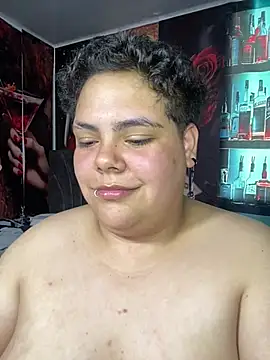 Hailey_Curvy webcam