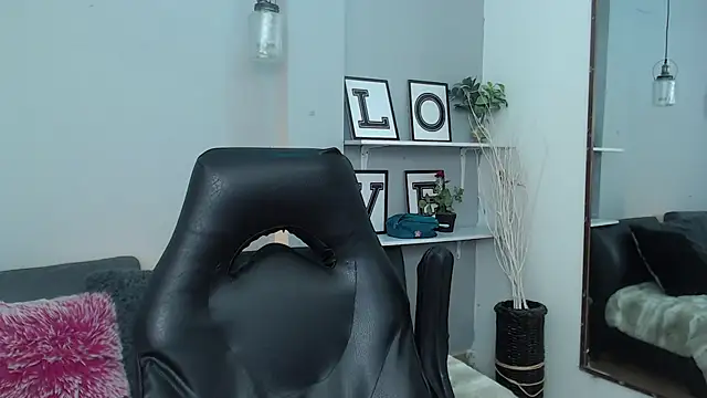 KendallWood_ webcam