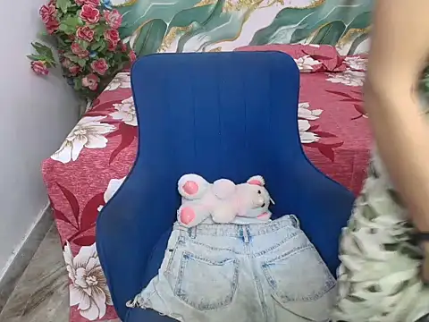 Anushka-20 webcam