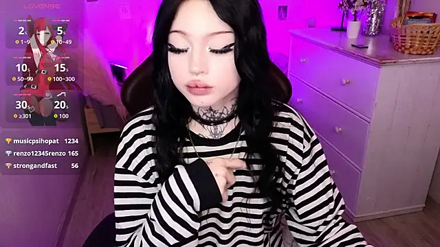 Emma_Kirks webcam